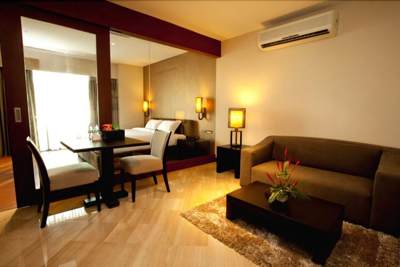 Pietra Bangkok Hotel Екстериор снимка