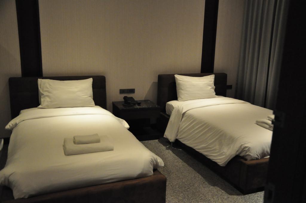 Pietra Bangkok Hotel Екстериор снимка