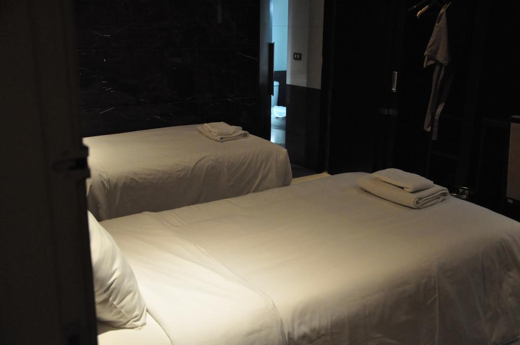 Pietra Bangkok Hotel Екстериор снимка