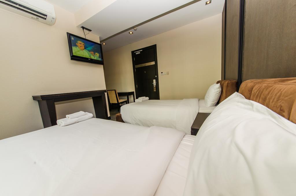 Pietra Bangkok Hotel Екстериор снимка
