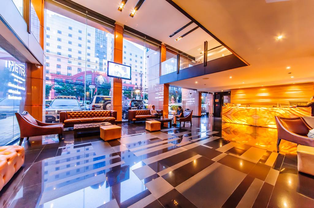 Pietra Bangkok Hotel Екстериор снимка