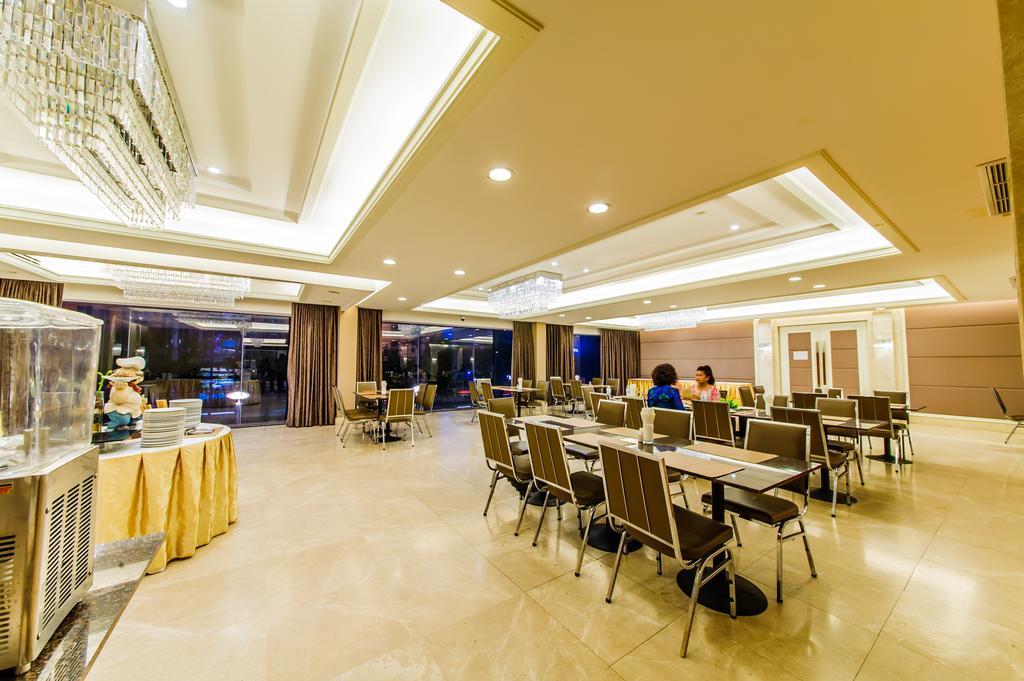 Pietra Bangkok Hotel Екстериор снимка