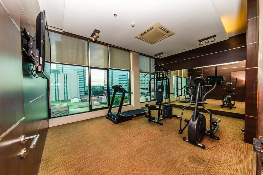 Pietra Bangkok Hotel Екстериор снимка