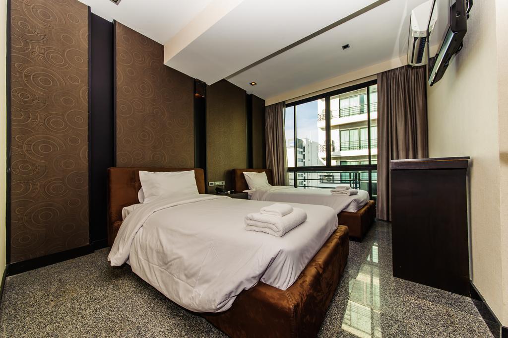 Pietra Bangkok Hotel Екстериор снимка