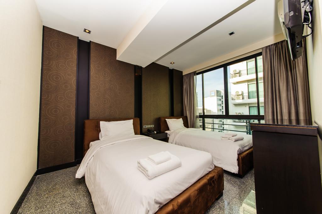 Pietra Bangkok Hotel Екстериор снимка