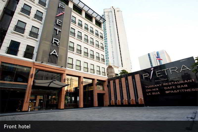 Pietra Bangkok Hotel Екстериор снимка