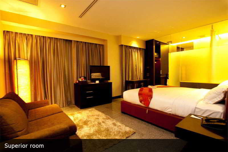 Pietra Bangkok Hotel Екстериор снимка