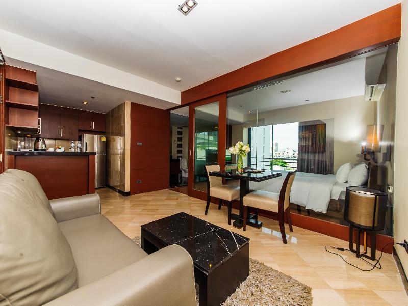 Pietra Bangkok Hotel Екстериор снимка