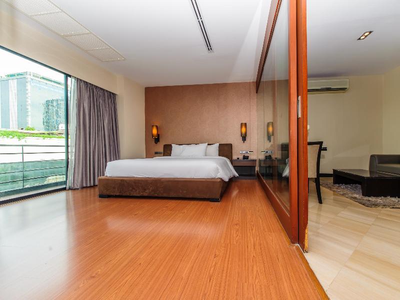Pietra Bangkok Hotel Екстериор снимка