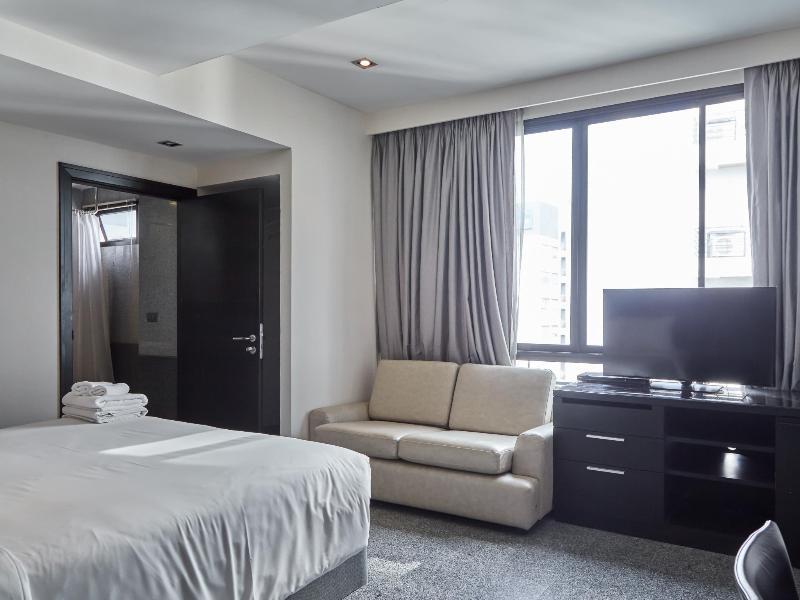 Pietra Bangkok Hotel Екстериор снимка